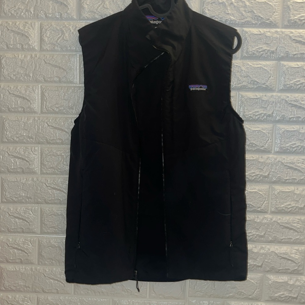 Men’s XS (fit women up to medium) Patagonia vest